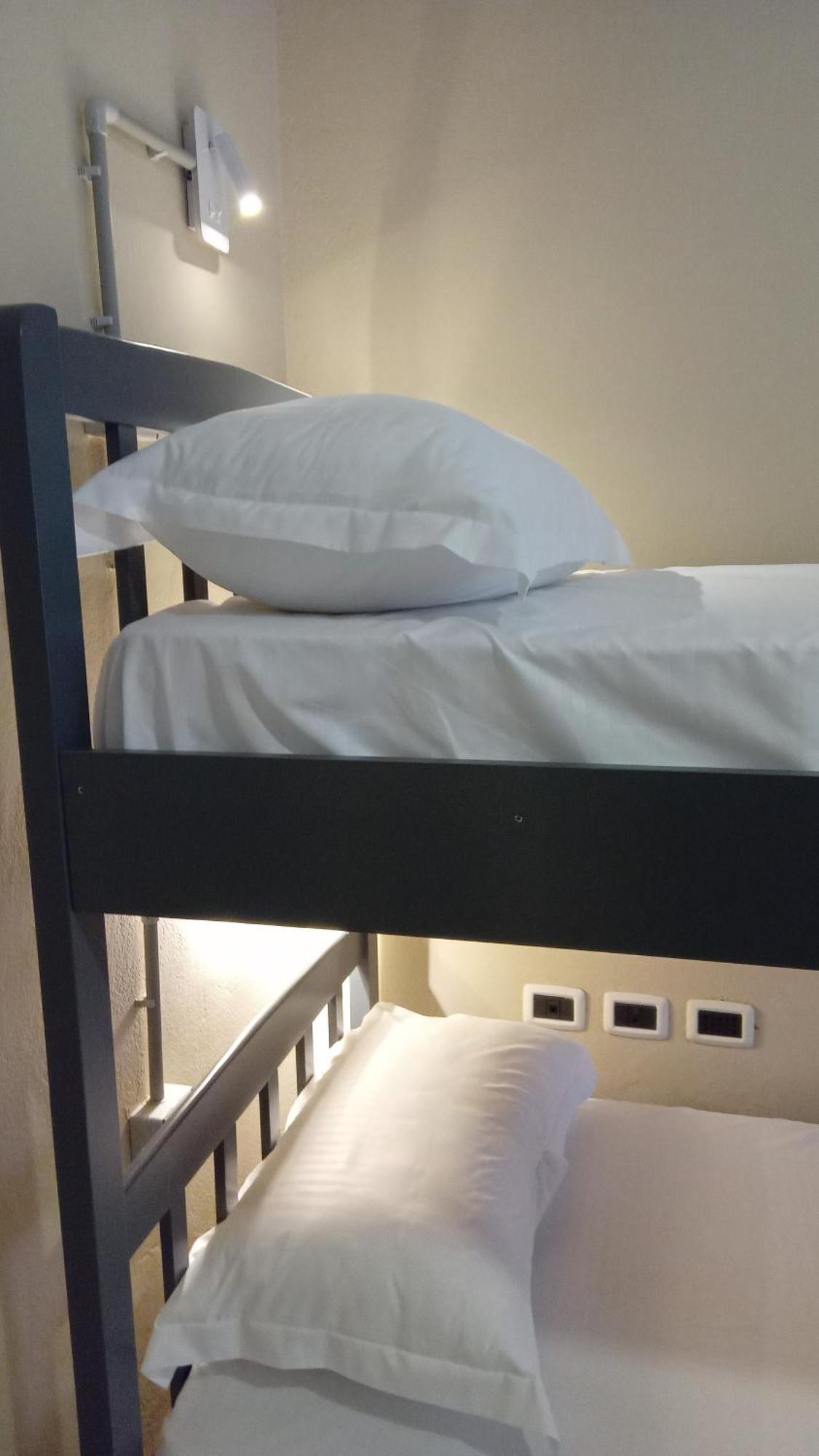 Mandarine Hostel تيرانا المظهر الخارجي الصورة