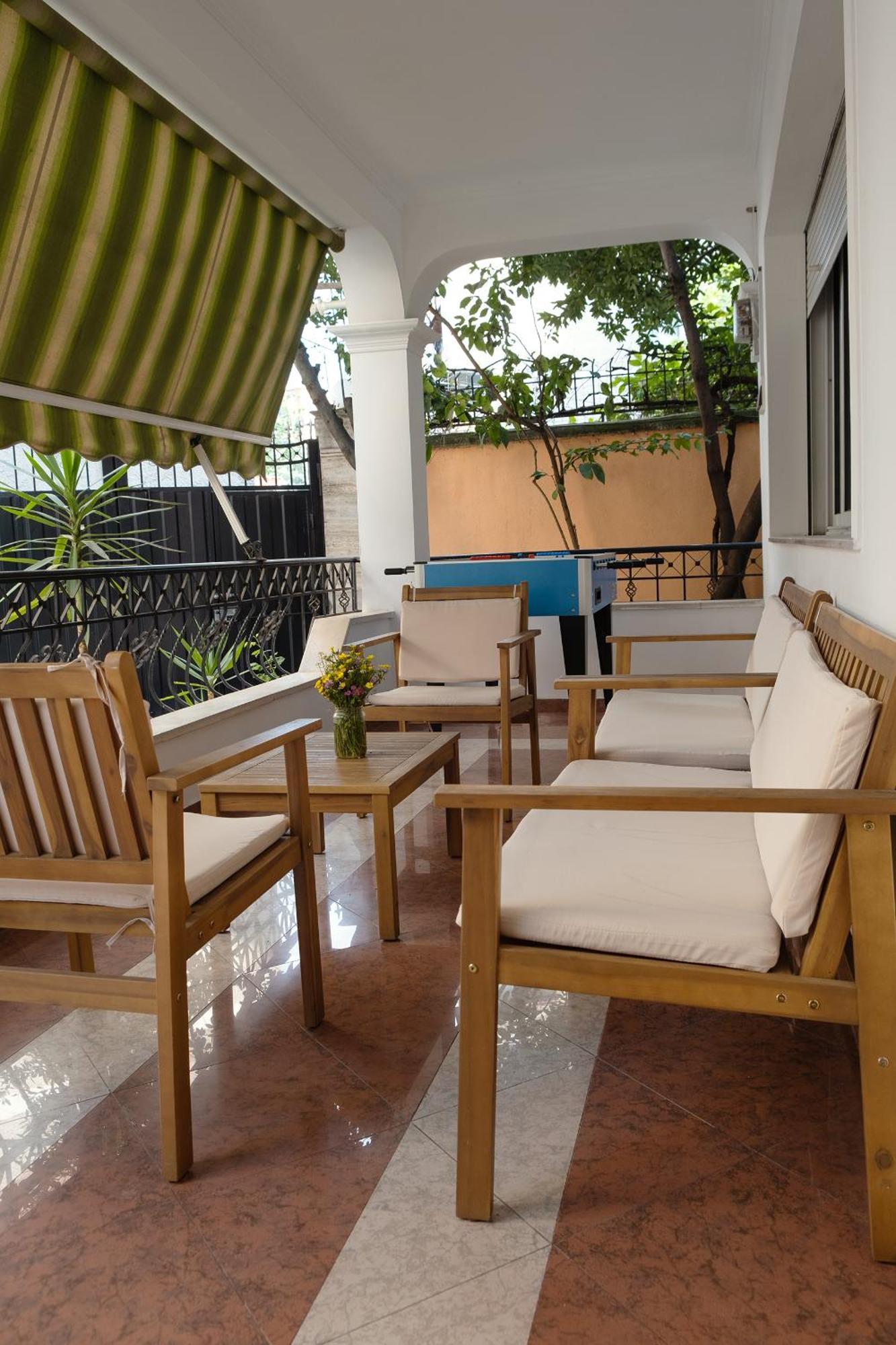 Mandarine Hostel تيرانا المظهر الخارجي الصورة
