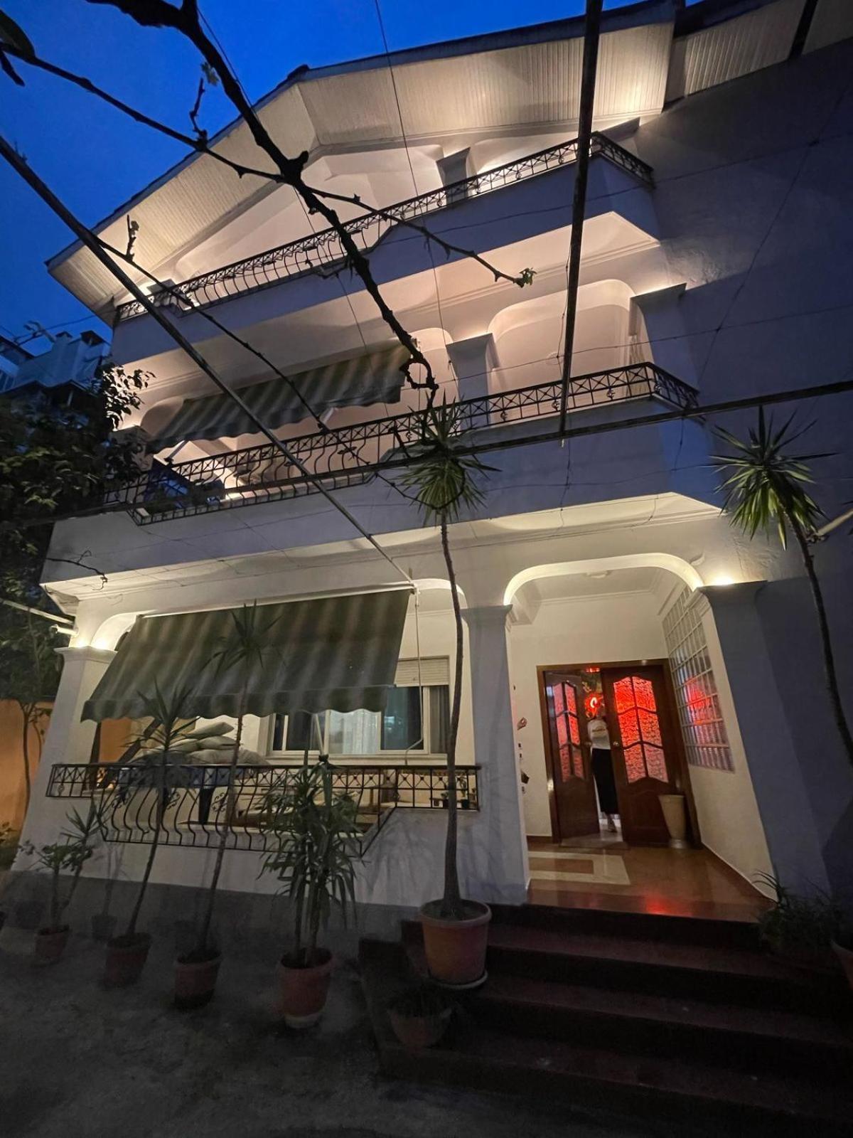 Mandarine Hostel تيرانا المظهر الخارجي الصورة