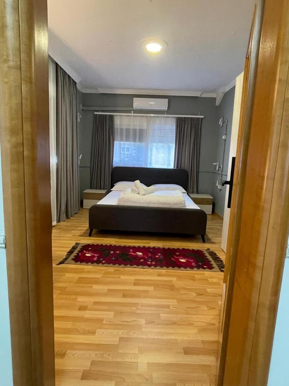 Mandarine Hostel تيرانا المظهر الخارجي الصورة