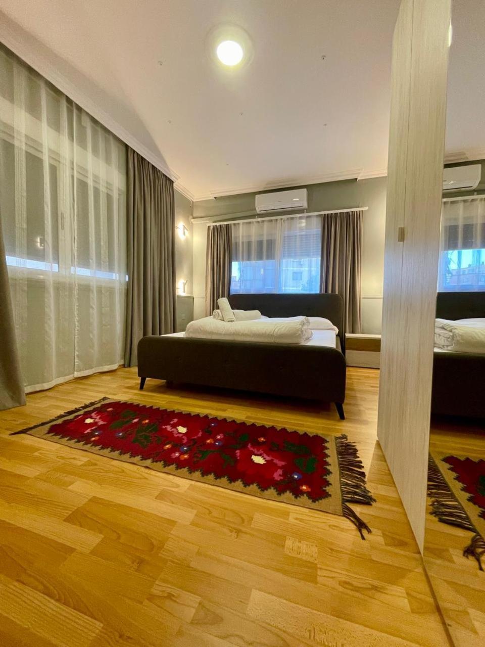 Mandarine Hostel تيرانا المظهر الخارجي الصورة