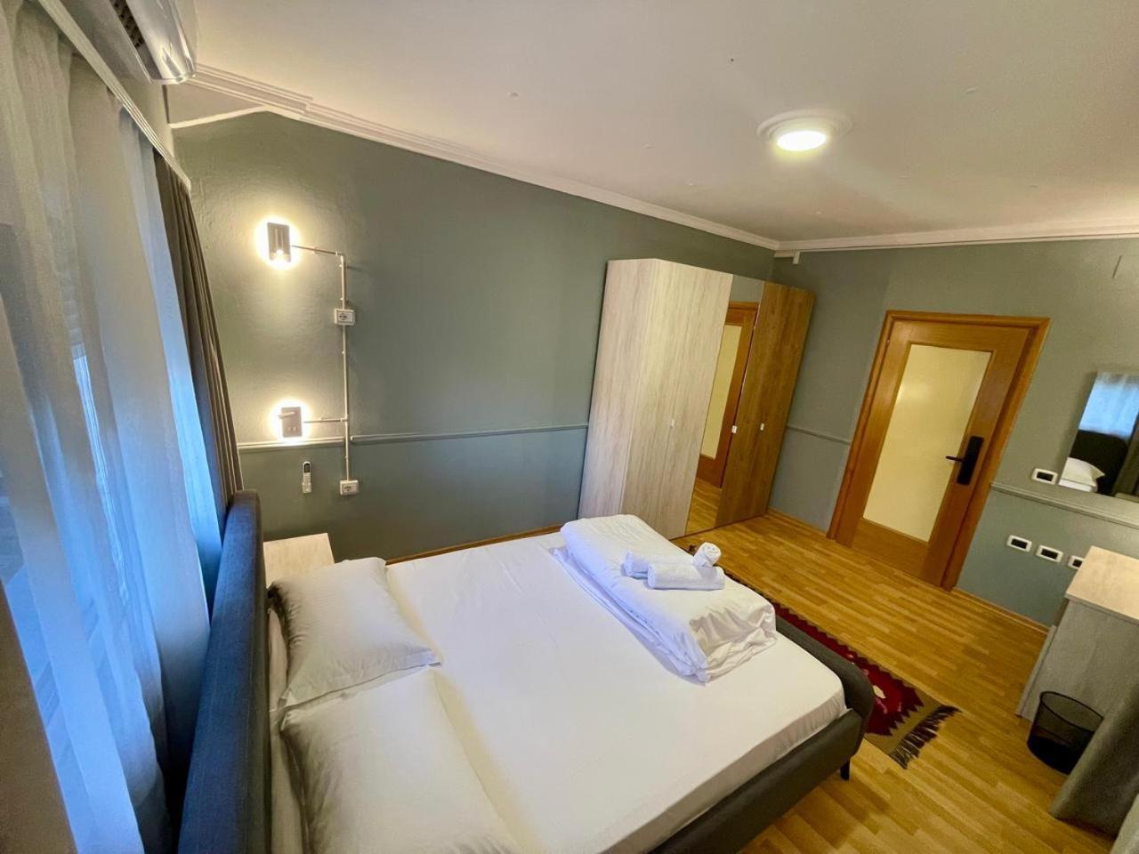 Mandarine Hostel تيرانا المظهر الخارجي الصورة