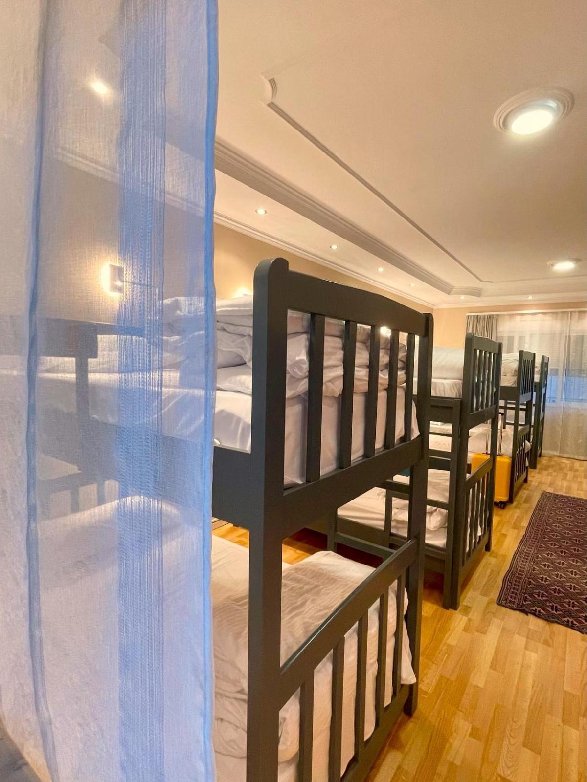 Mandarine Hostel تيرانا المظهر الخارجي الصورة